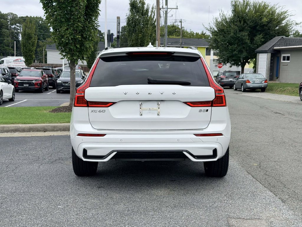Used 2024 Volvo XC60 B5 Plus w/ Protection Package Premier AWD/4WD image 23
