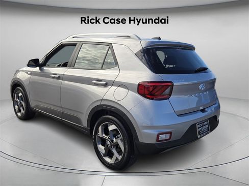 Certified 2025 Hyundai Venue SEL image 8