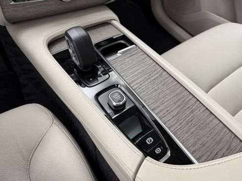 Certified 2023 Volvo XC90 B6 Plus w/ Protection Package Premier AWD/4WD image 22