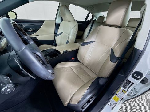 Used 2021 Lexus ES 300h Ultra Luxury w/ Accessory Package 2 image 21