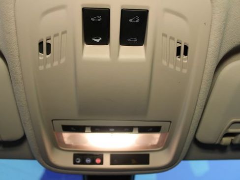 Used 2018 Chevrolet Cruze LT FWD image 25