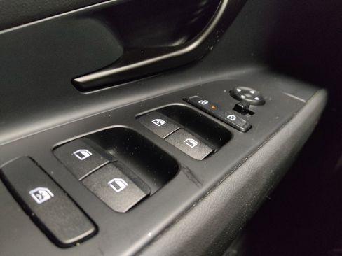Used 2025 Hyundai Elantra Sport FWD image 27