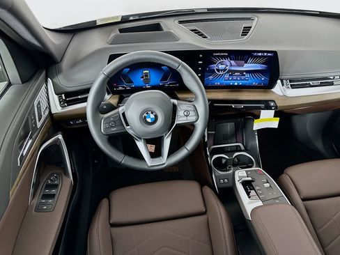 Used 2025 BMW X1 xDrive28i w/ Premium Package image 19