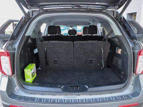 Used 2023 Ford Explorer XLT image 27