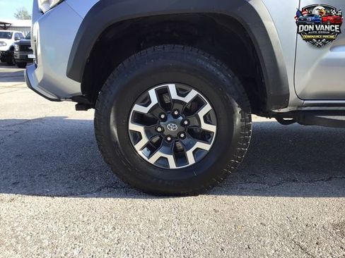 Used 2022 Toyota Tacoma TRD Off-Road image 26