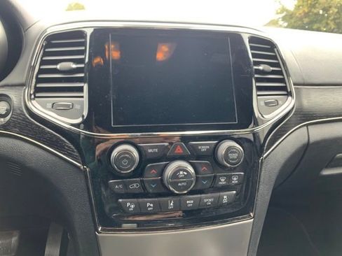 Used 2019 Jeep Grand Cherokee High Altitude AWD/4WD image 16