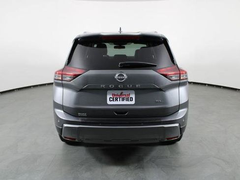Certified 2026 Nissan Rogue SL FWD image 10