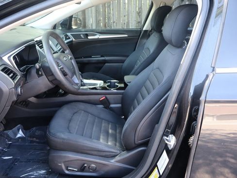 Used 2014 Ford Fusion SE FWD image 19