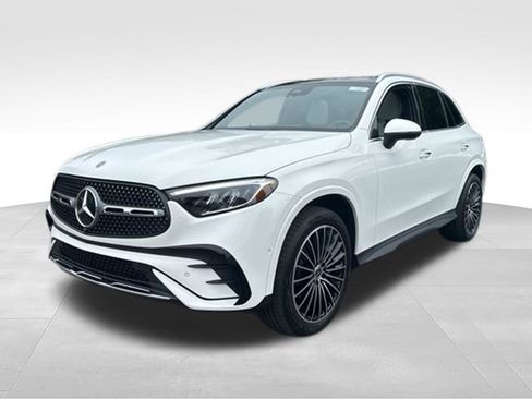 Certified 2025 Mercedes-Benz GLC 300 4MATIC image 1