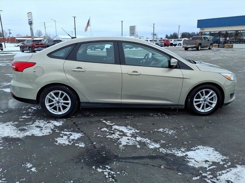 Used 2016 Ford Focus SE image 7