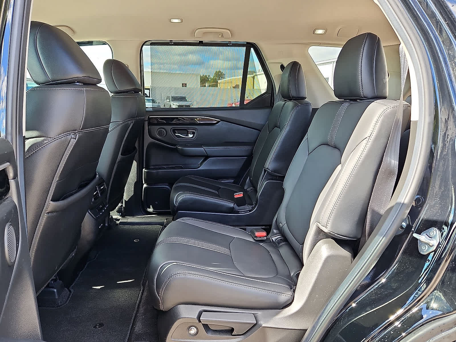 Used 2025 Honda Pilot EX-L image 29