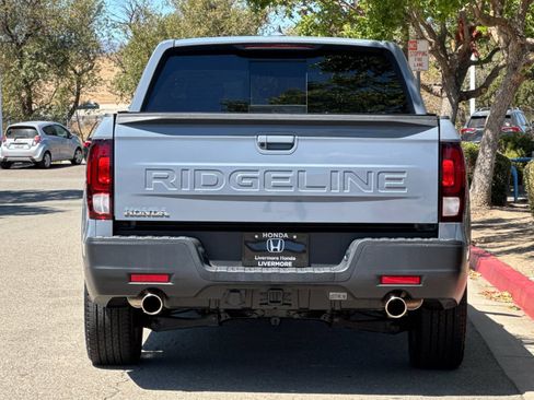 Used 2025 Honda Ridgeline RTL image 5