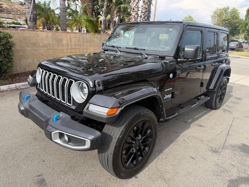 Used 2024 Jeep Wrangler Unlimited Sahara AWD/4WD image 6