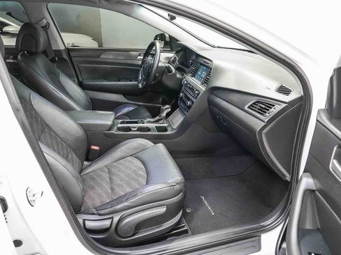 Used 2017 Hyundai Sonata Sport w/ Value Edition Package 02 FWD image 17