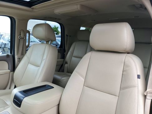 Used 2013 Chevrolet Tahoe LTZ AWD/4WD image 11