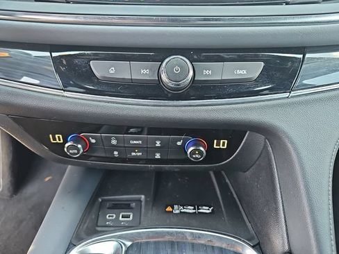 Used 2023 Buick Enclave Essence w/ Experience Buick Package FWD image 31