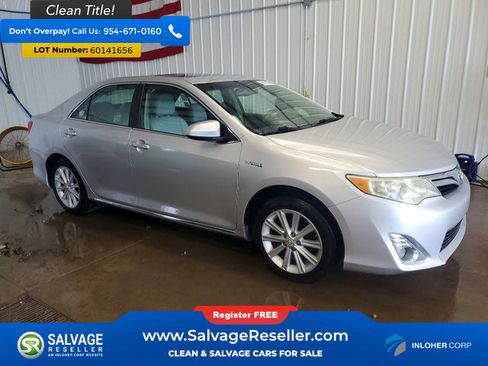 Used 2012 Toyota Camry XLE w/ Leather Pkg FWD image 5