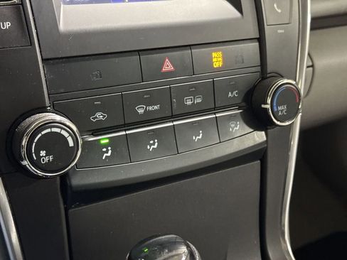 Used 2017 Toyota Camry LE FWD image 16