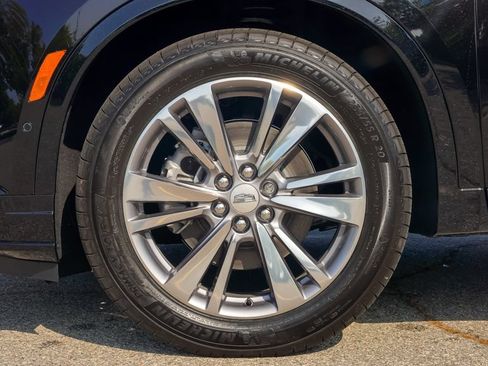 Used 2025 Cadillac XT6 Premium Luxury w/ Technology Package FWD image 9
