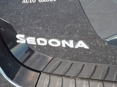 Used 2019 Kia Sedona L image 34