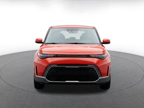 Used 2025 Kia Soul LX w/ LX Technology Package FWD image 2