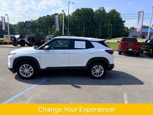 Used 2024 Chevrolet TrailBlazer LS w/ LS Convenience Package FWD image 3