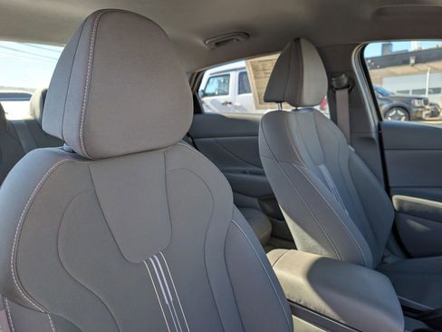 Used 2024 Hyundai Elantra SEL image 19