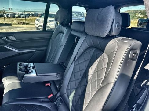 Used 2023 BMW X7 xDrive40i w/ Executive Package image 11