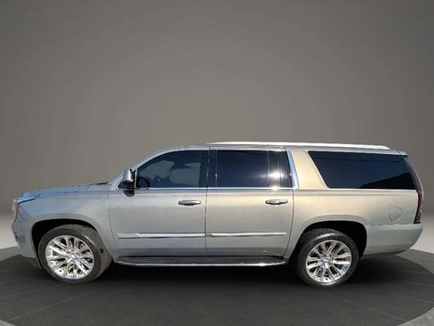 Used 2017 Cadillac Escalade ESV Premium Luxury AWD/4WD image 8