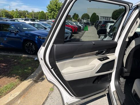 Used 2022 Kia Telluride SX w/ SX Prestige Package AWD/4WD image 21