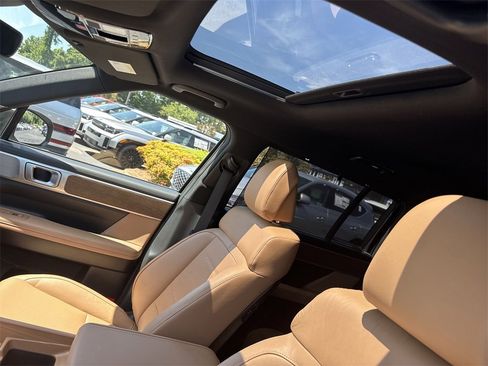 Used 2025 Hyundai Santa Fe Limited image 31