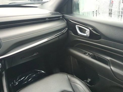 Used 2024 Jeep Compass Latitude w/ Altitude Special Edition image 16