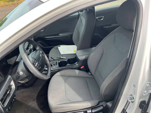 Used 2025 Kia K4 FWD image 31