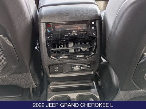 Used 2022 Jeep Grand Cherokee L Limited AWD/4WD image 12