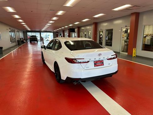 Certified 2025 Toyota Camry SE image 5