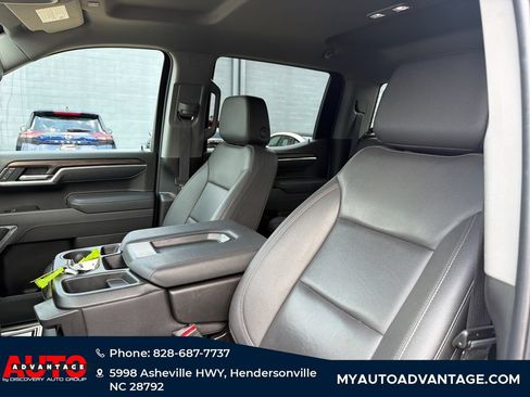 Used 2025 GMC Sierra 1500 SLT AWD/4WD image 12