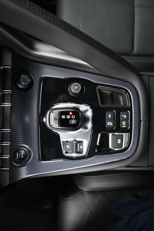 Used 2024 Jaguar F-TYPE R-Dynamic RWD image 18