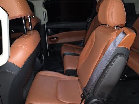 Used 2024 Kia Carnival SX Prestige FWD image 12