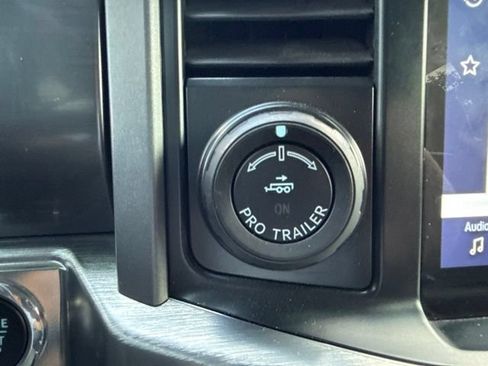 Used 2022 Ford F150 Lariat AWD/4WD image 22