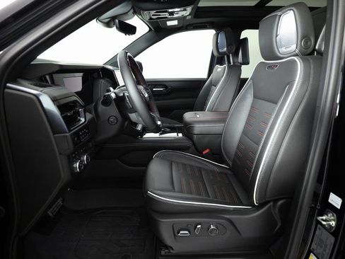Used 2025 GMC Yukon AT4 Ultimate w/ LPO, Illumination Package AWD/4WD image 20