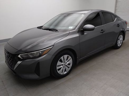 Used 2025 Nissan Sentra S FWD image 2