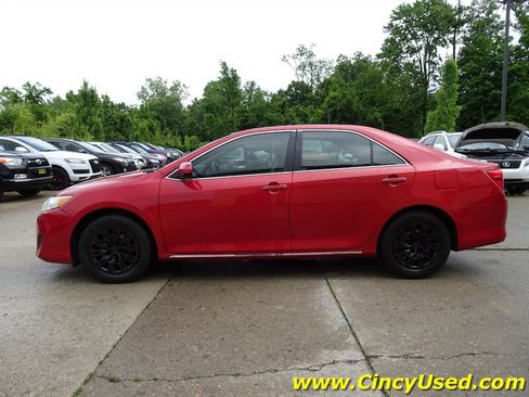 Used 2012 Toyota Camry LE FWD image 5