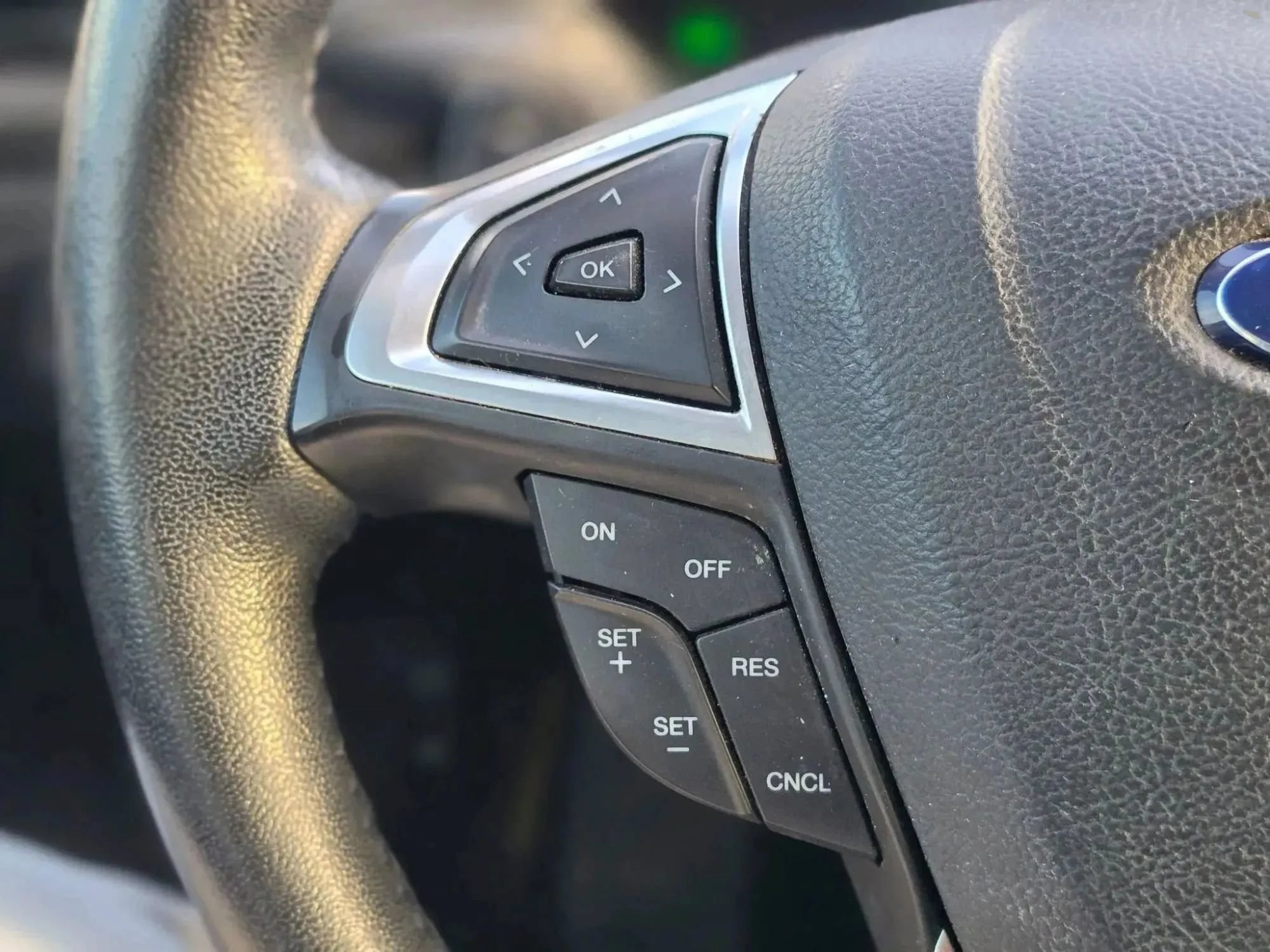 Used 2017 Ford Fusion SE w/ Fusion SE Technology Package FWD image 22