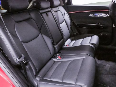 Certified 2026 Genesis GV70 2.5T AWD/4WD image 11