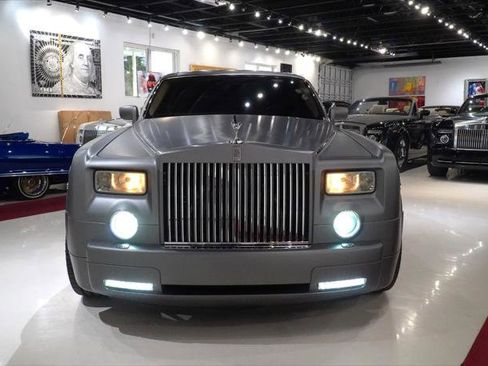 Used 2004 Rolls-Royce Phantom Sedan image 3