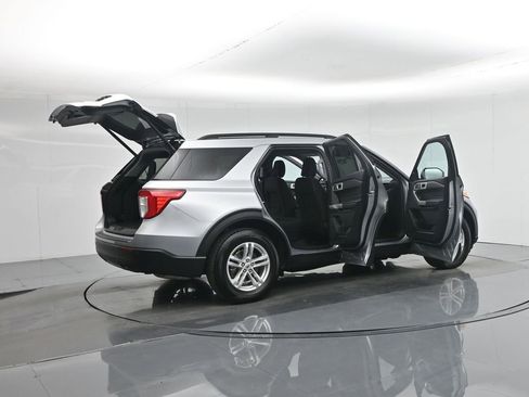 Certified 2023 Ford Explorer XLT image 6