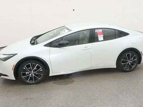 New 2025 Toyota Prius XLE image 7