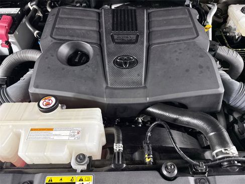 Used 2023 Toyota Tundra SR5 w/ SR5 Convenience Package RWD image 40