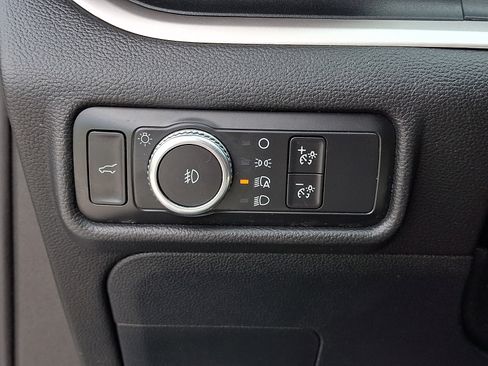 Used 2020 Ford Explorer XLT w/ Equipment Group 202A AWD/4WD image 27