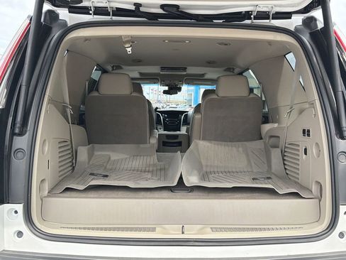 Used 2020 Cadillac Escalade Premium Luxury AWD/4WD image 18